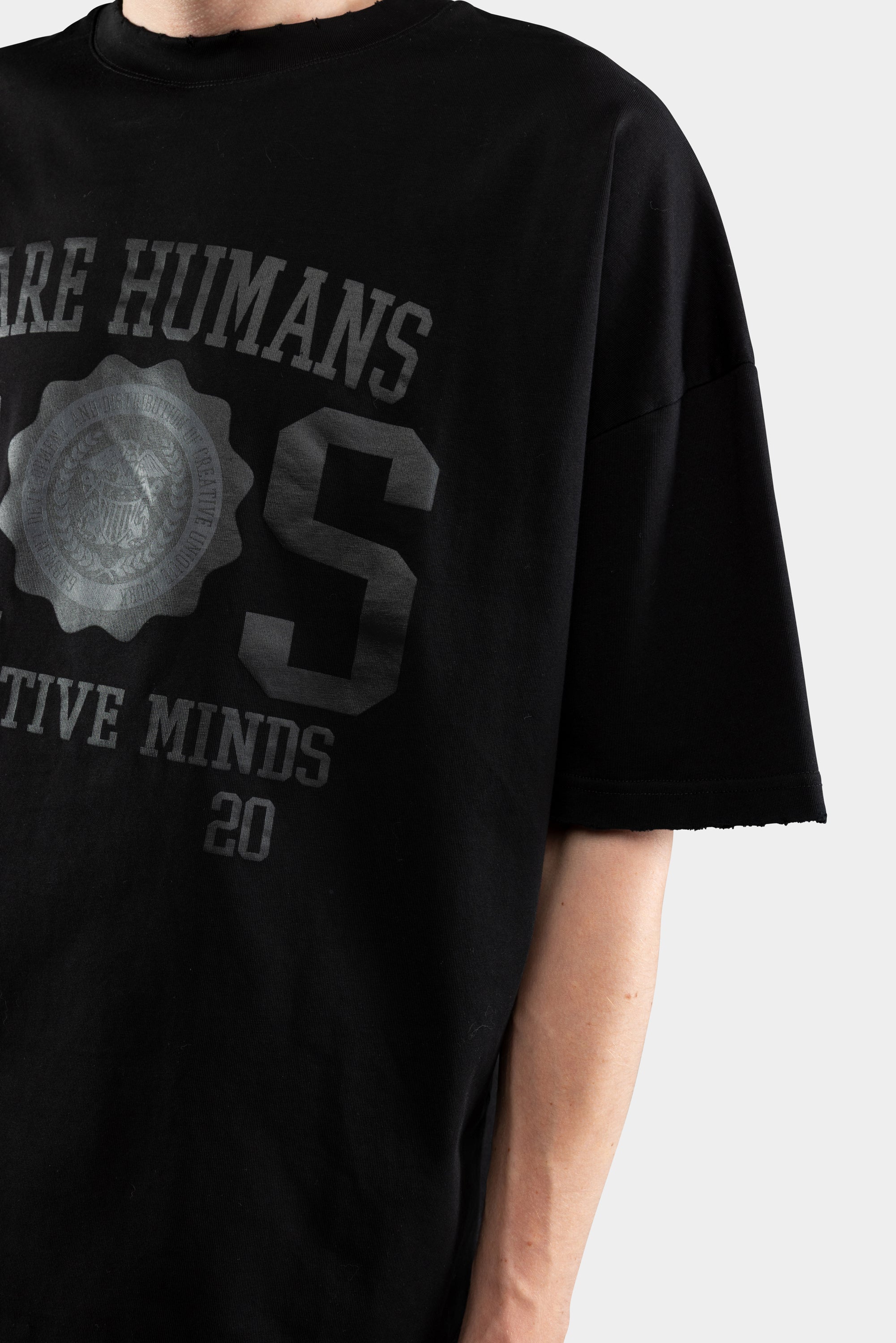 COLLEGE T-SHIRT BLACK