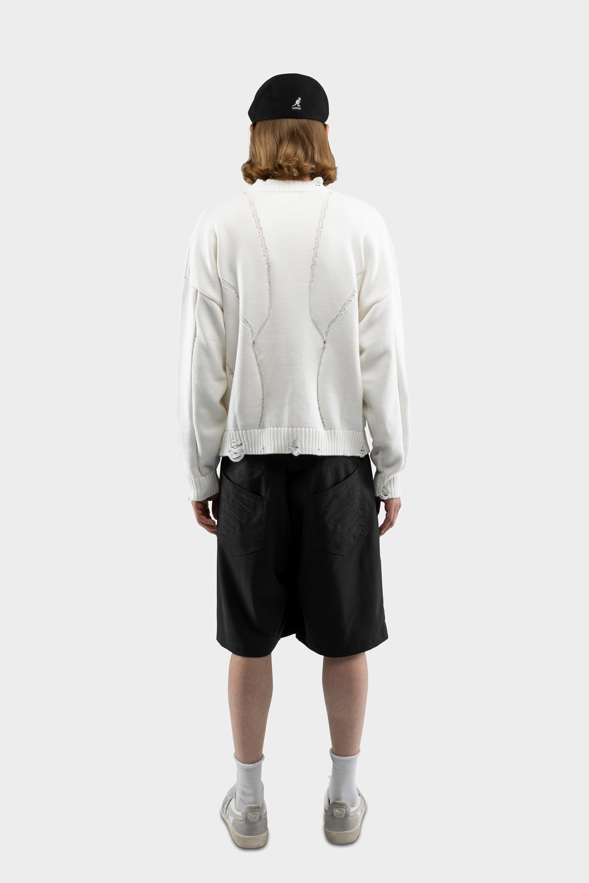 DISTRESSED KNITSWEATER