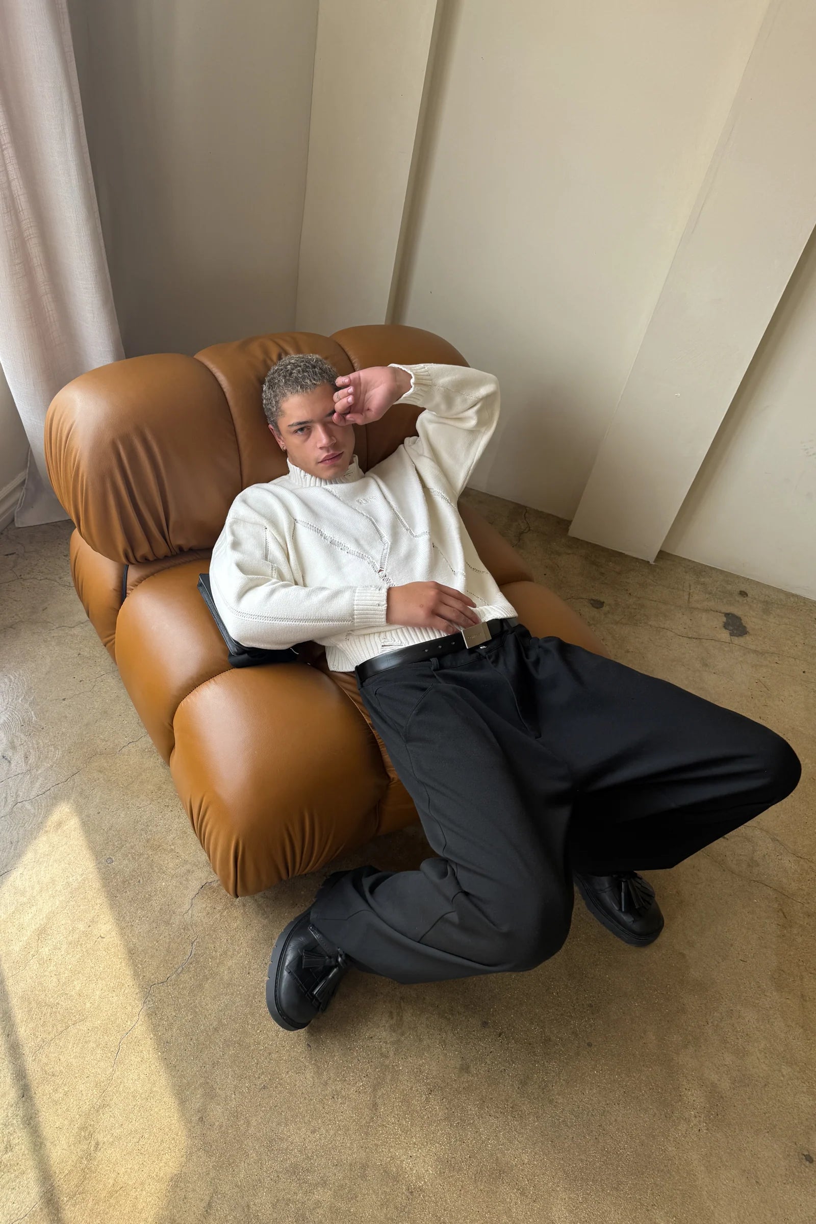 SUIT PANTS & DISTRESSED KNITSWEATER (PACK)