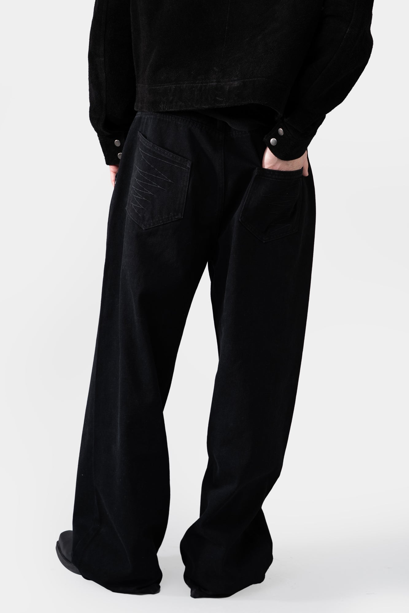 SIGNATURE DENIM BLACK